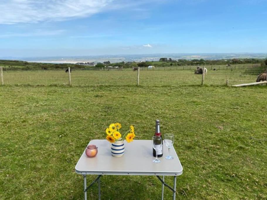 Lily Cosy Campervan With Sea Views & Amazing Sunrises St Ives Exterior foto